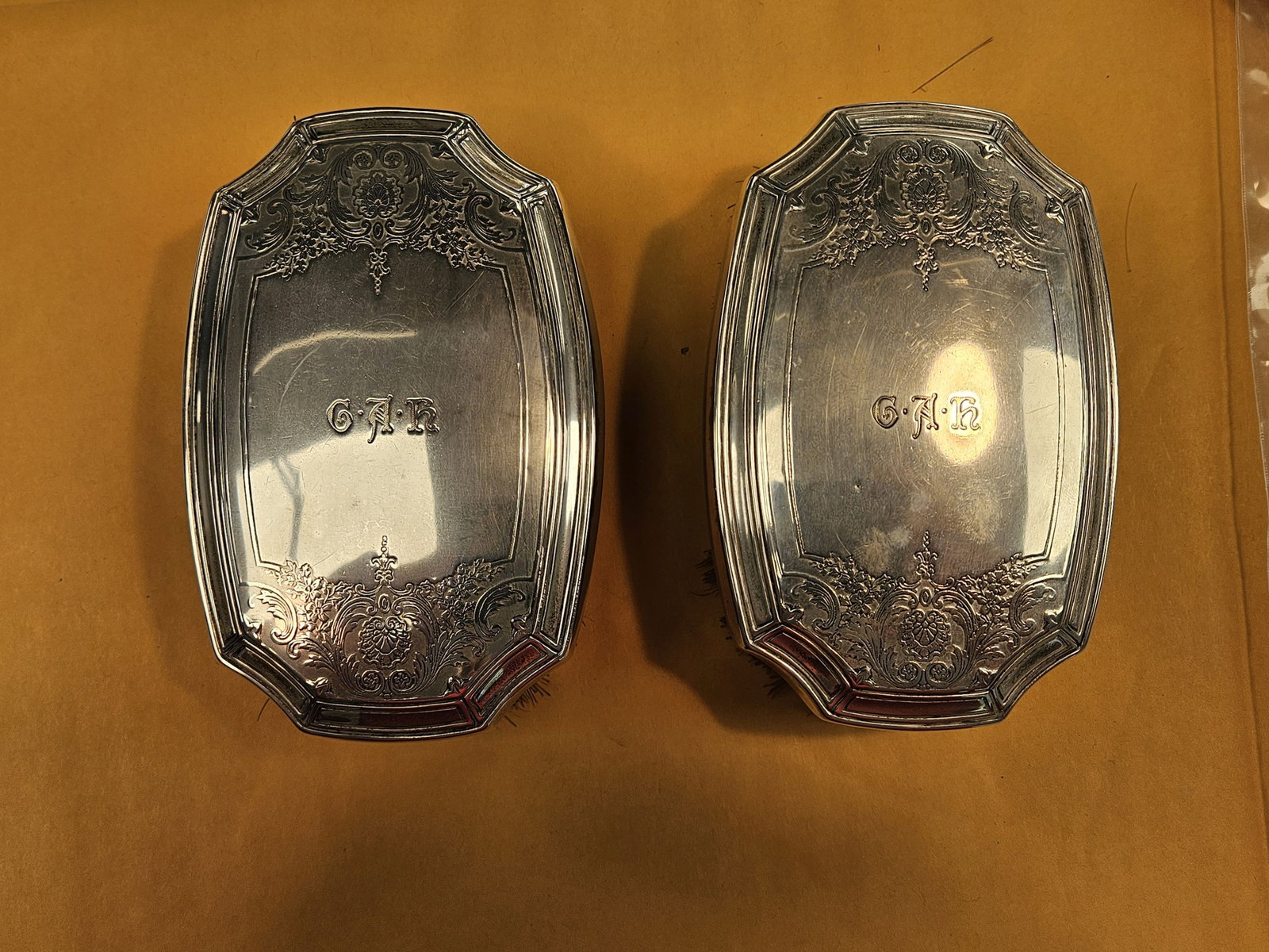 *** HIGHLIGHT ** Rare pair of SILVER TIFFANY & CO Hairbrushes! - 3