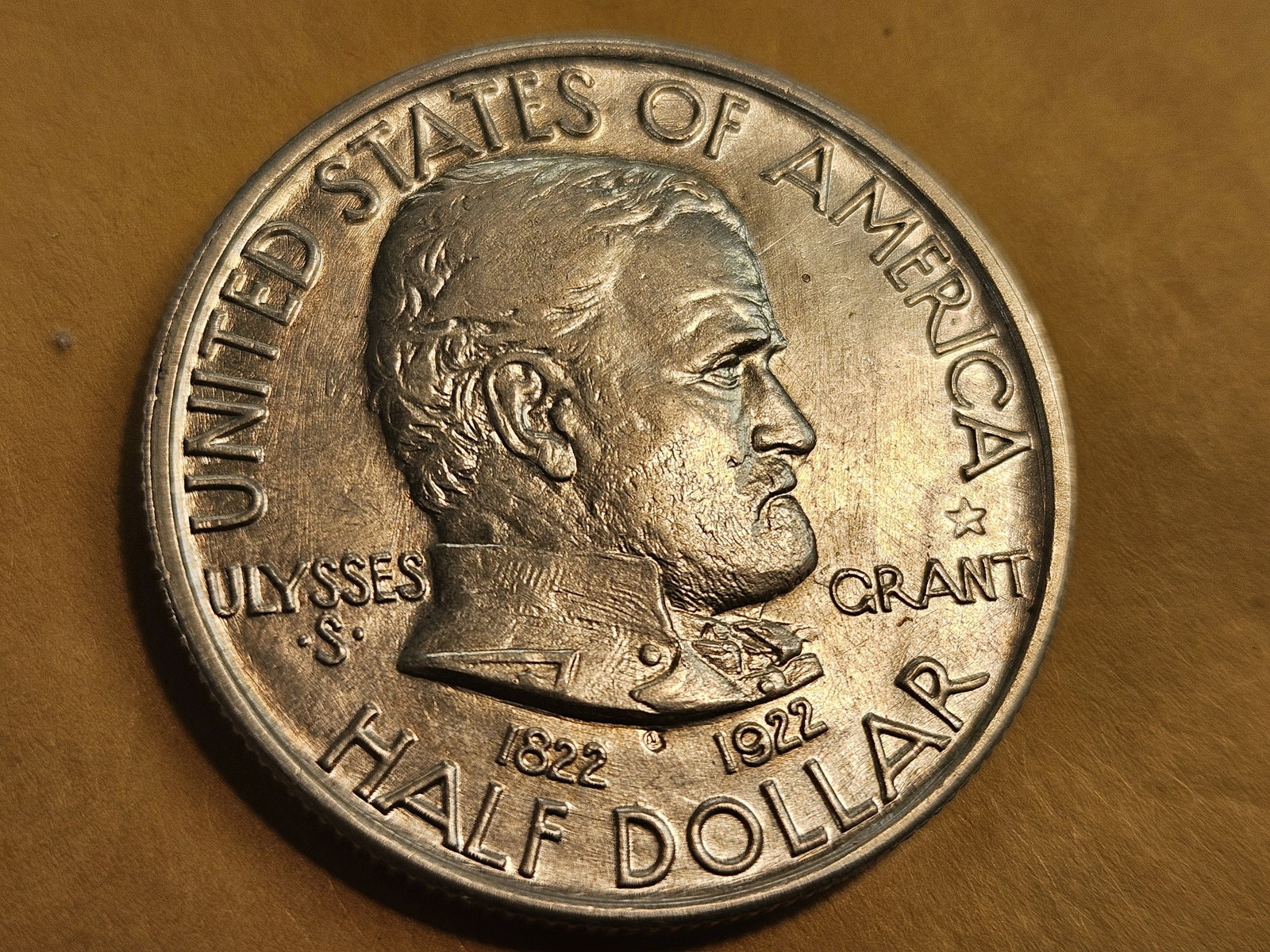 ** HIGHLIGHT ** KEY Commemorative silver Half Dollar in About Uncirculated plus!! - 4