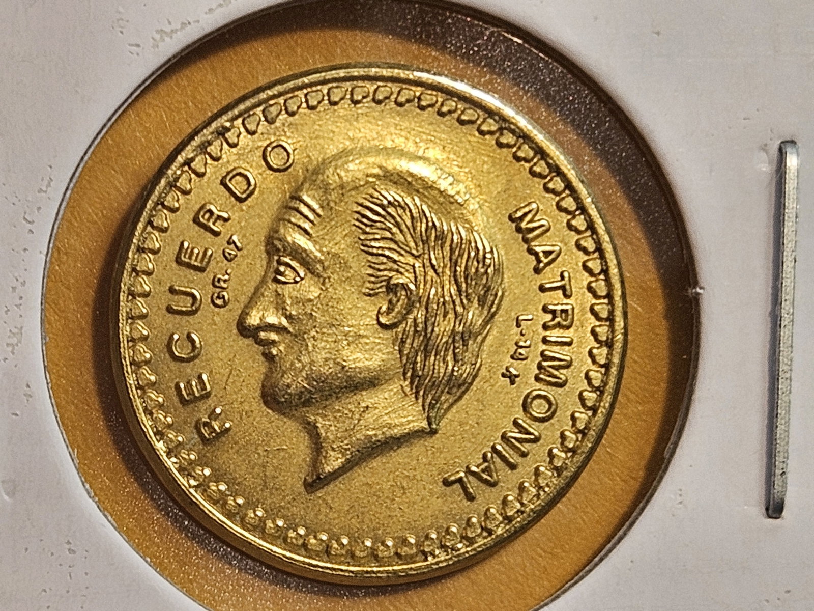 GOLD! Republica Mexicana Gold Mexican Wedding token: Made from 8 karat gold. Weighs 1.8 grams