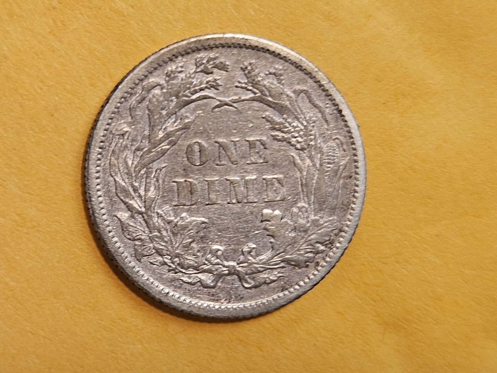 1882 Seated Liberty silver dime in Extra Fine - 9