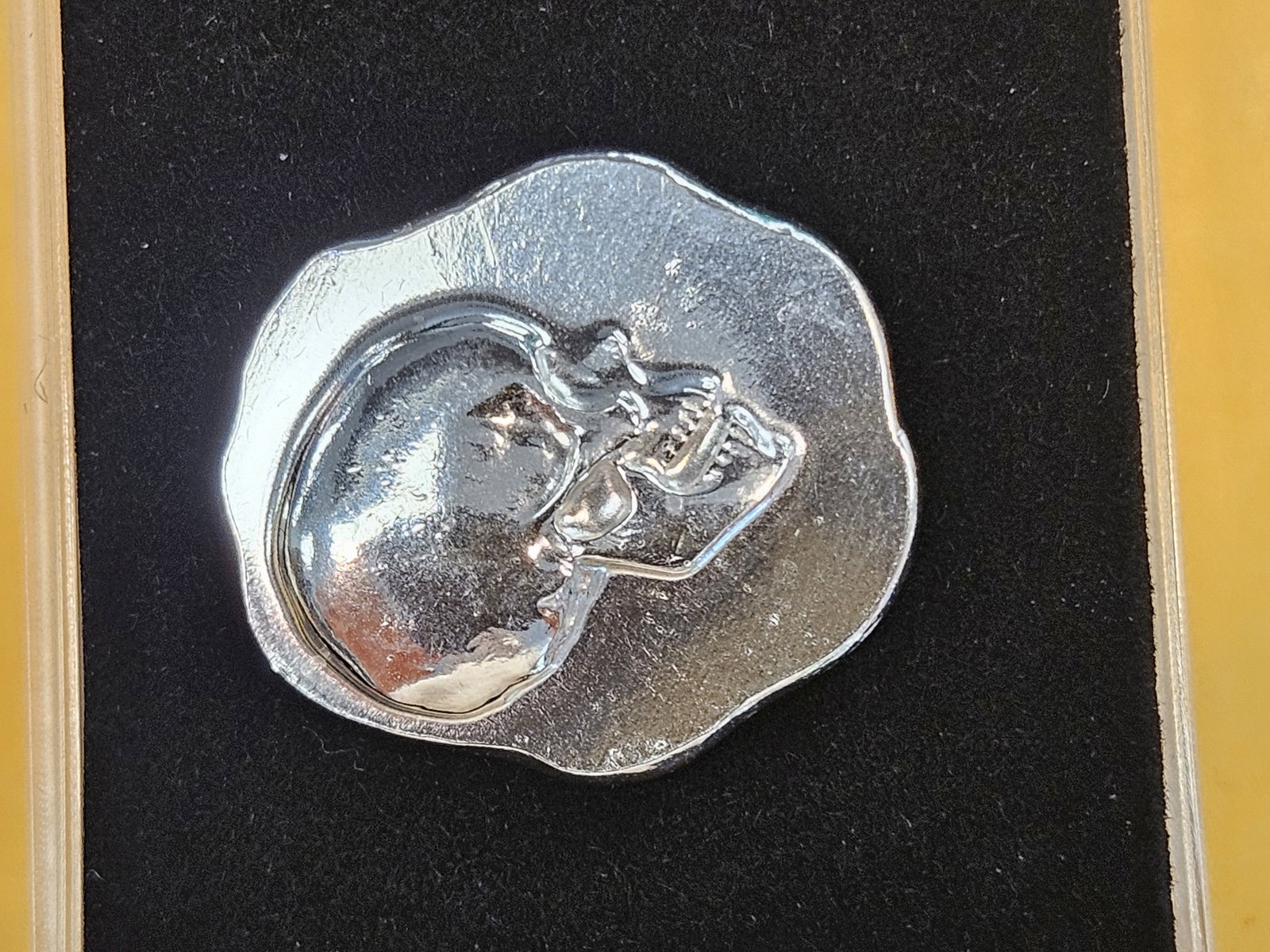 One-quarter Troy ounce .999 fine silver art piece - 2