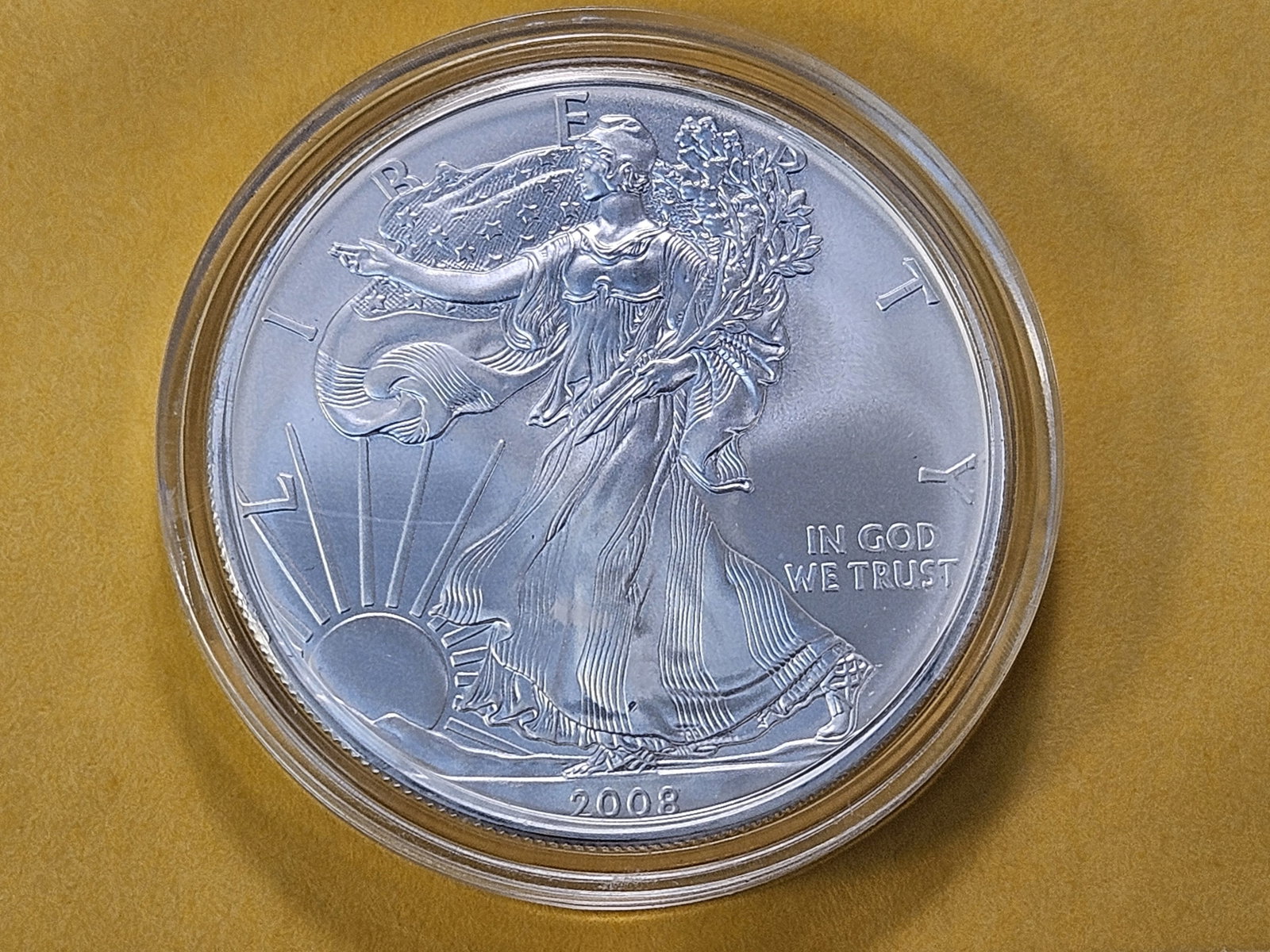 GEM Brilliant Uncirculated 2008 American Silver Eagle: Excellent Luster! In plastic capsule