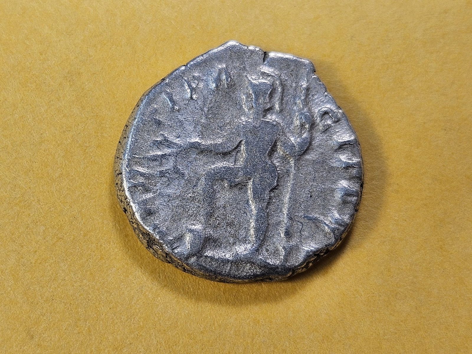 ANCIENT! 193-211 A.D. Roman Silver Coin - 4