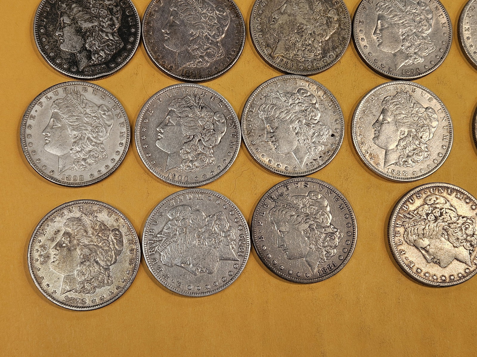 ** FULL ROLL ** Twenty Morgan Silver Dollars - 4