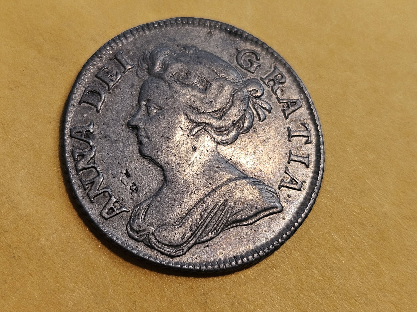 ** Rare ** 1708 Great Britain silver shilling in Very Fine - 3