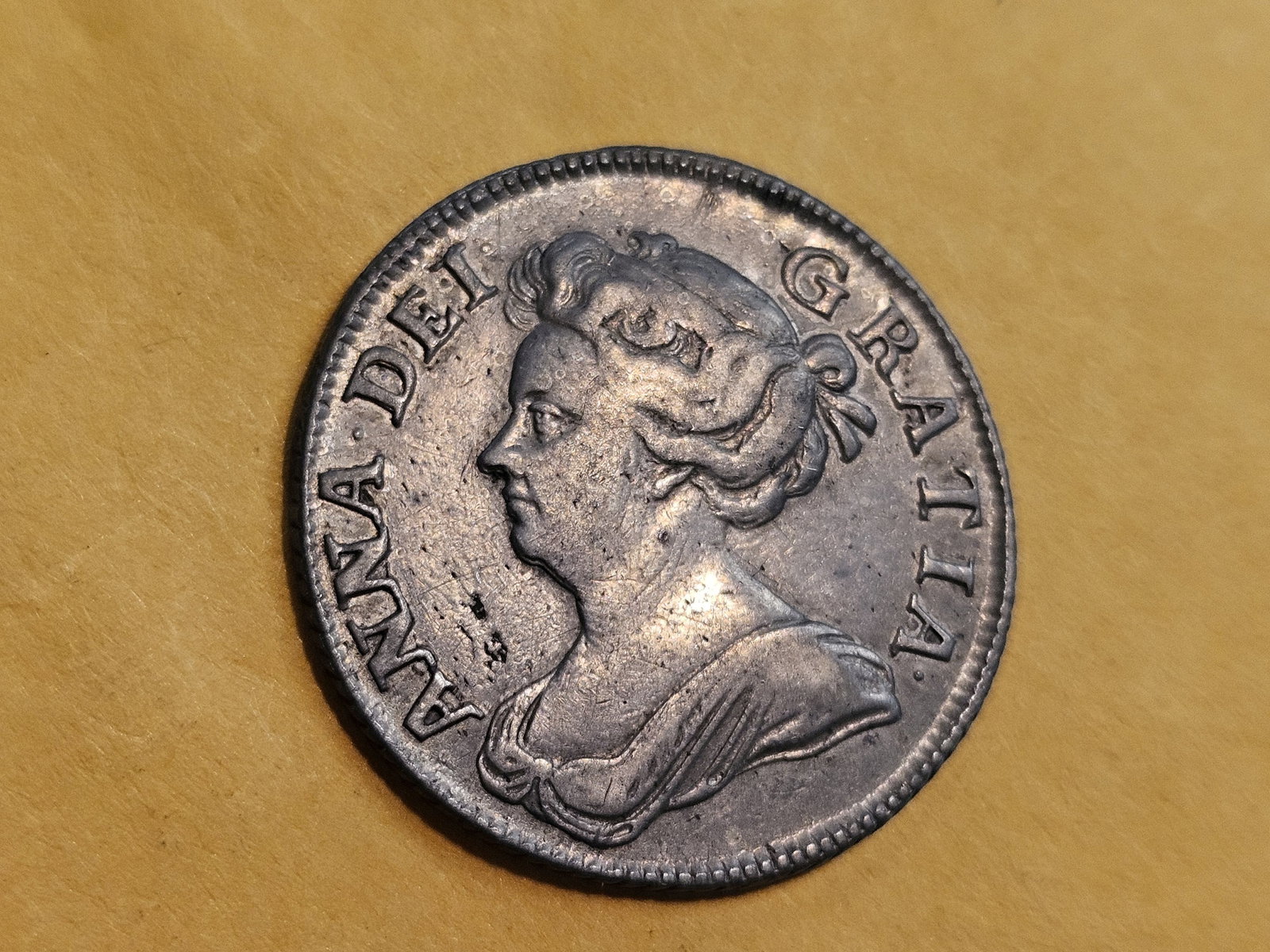 ** Rare ** 1708 Great Britain silver shilling in Very Fine - 4