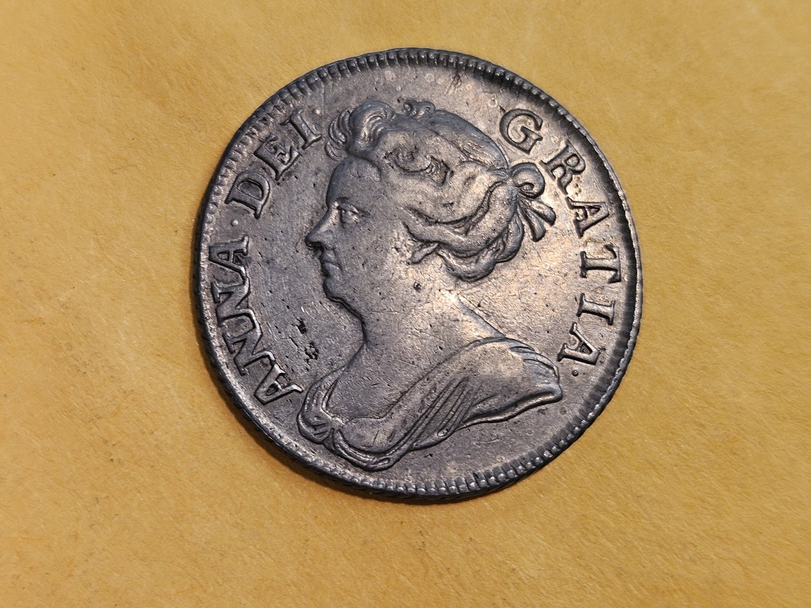 ** Rare ** 1708 Great Britain silver shilling in Very Fine - 5