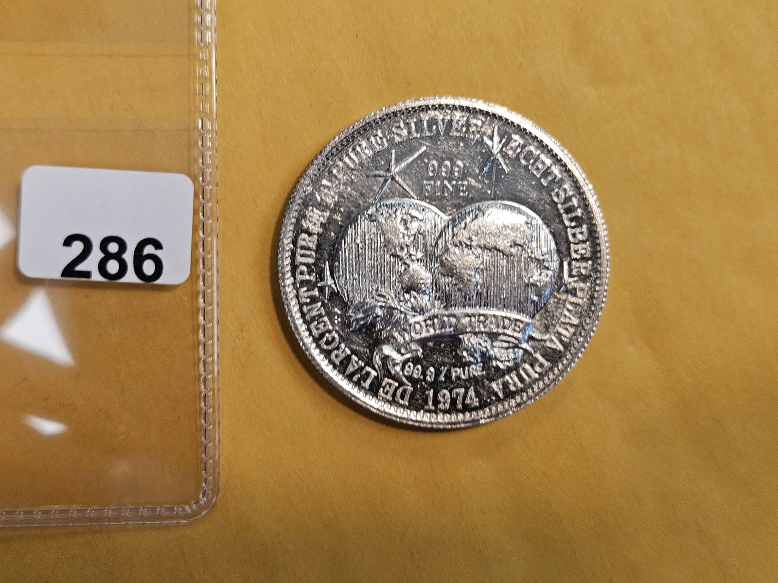ONE Troy ounce .999 fine silver proof art round (1 of 2)