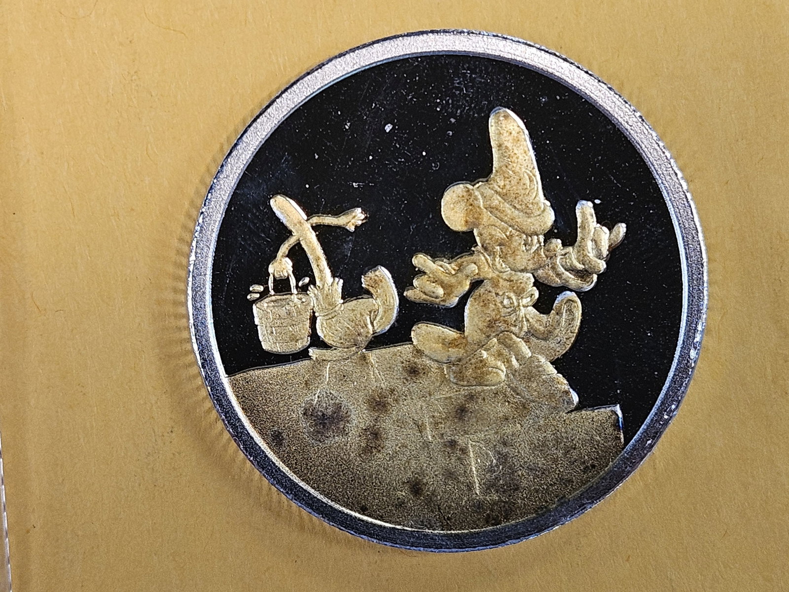 DISNEY Silver: One troy ounce .999 fine silver round