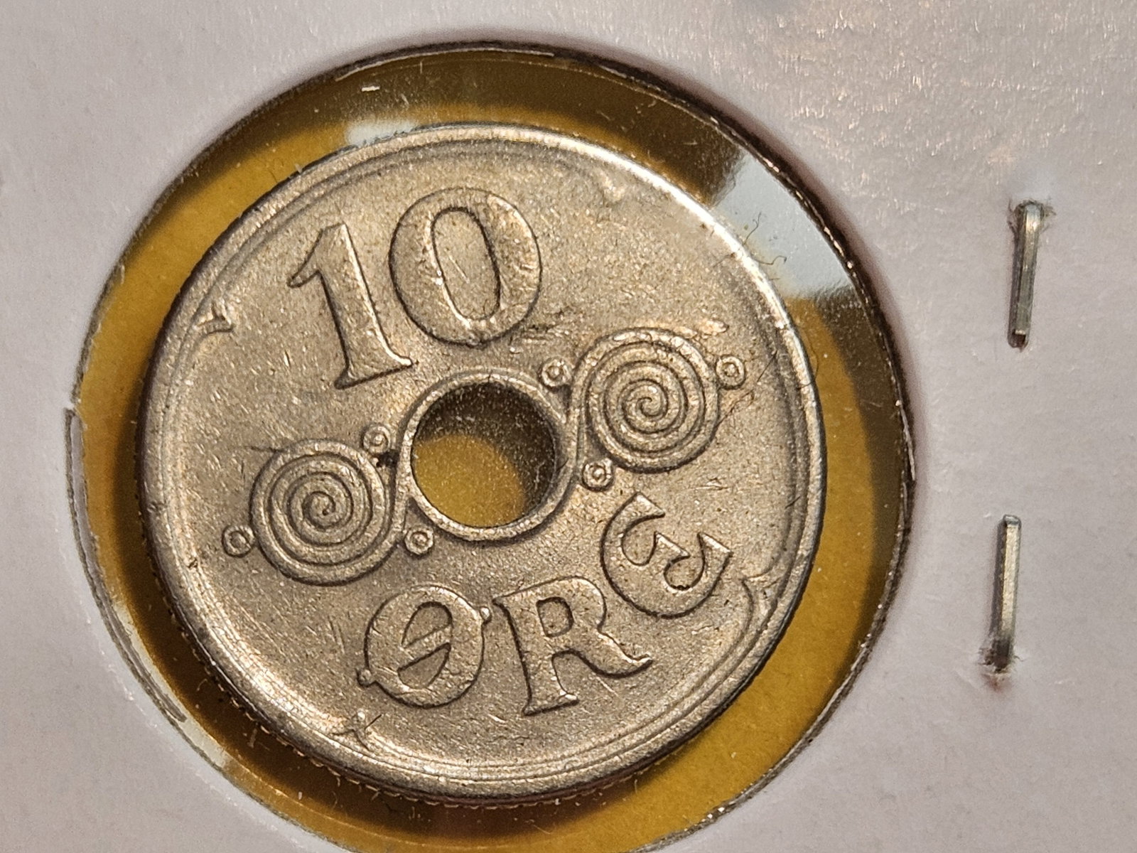 ** KEY DATE ** 1947 Denmark 10 ore - 3