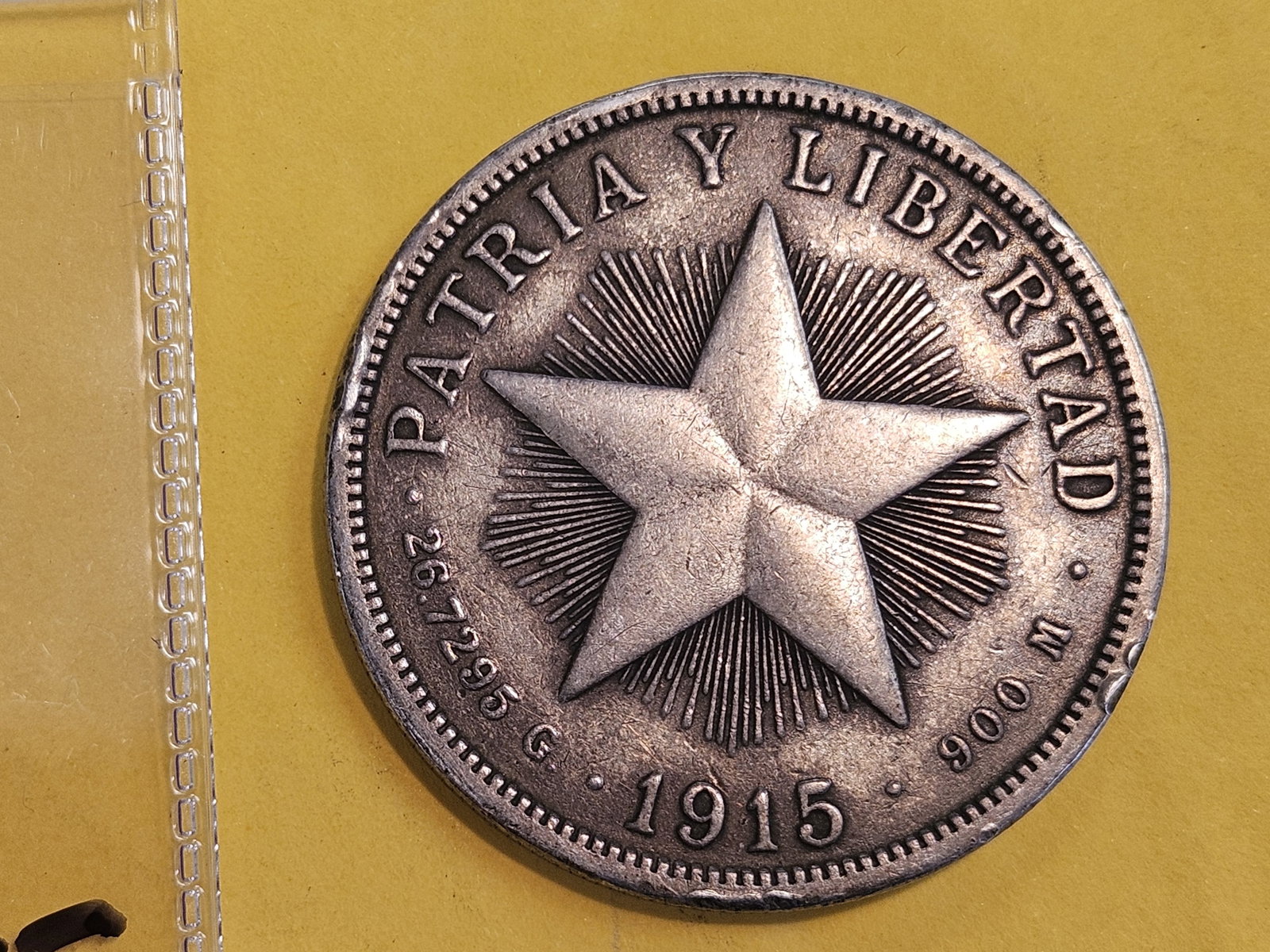 1915 Cuba silver peso in Very Fine: KM 15
