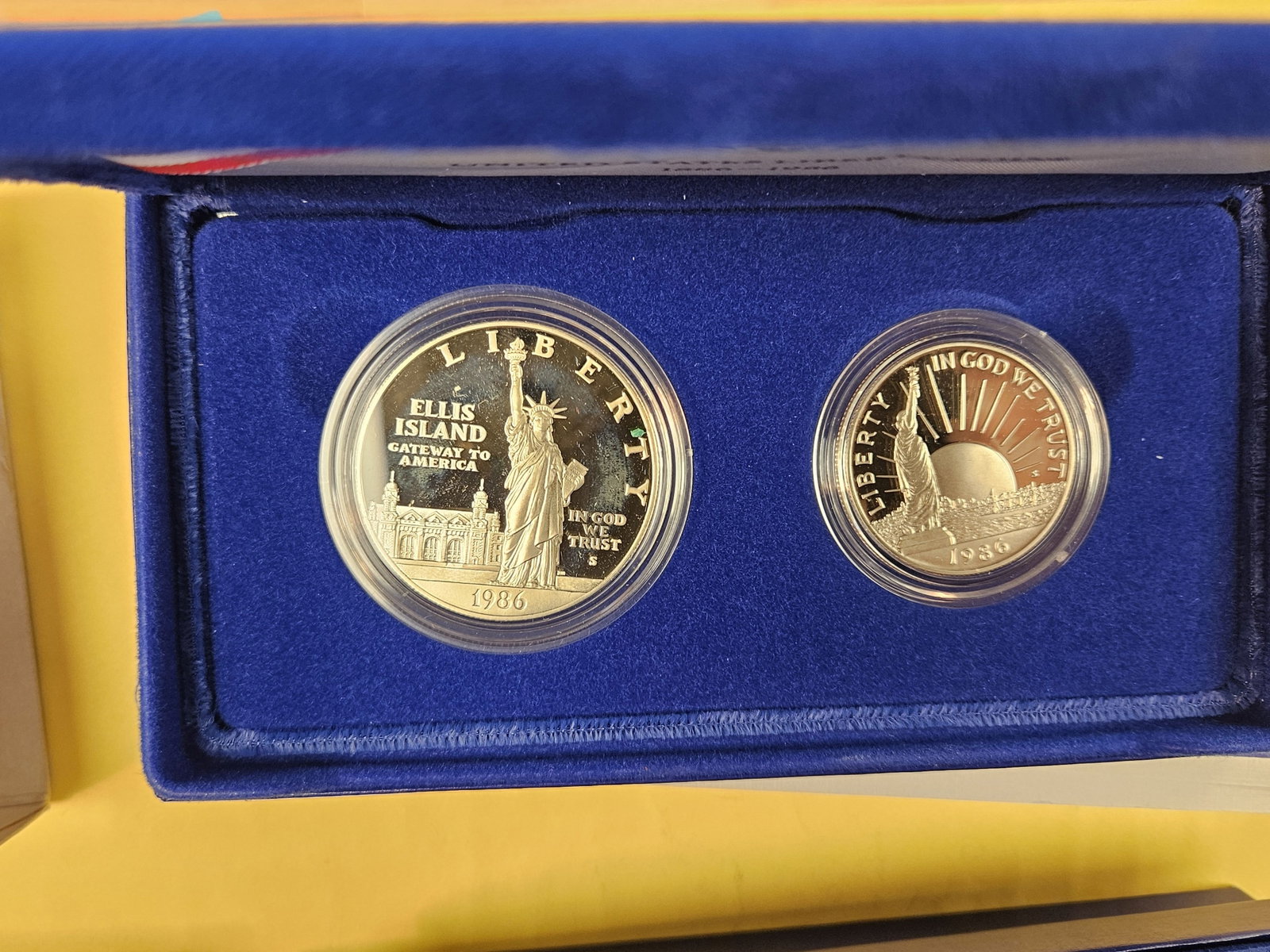 Two GEM Proof Deep Cameo 1986 Two-Coin Commemorative Sets - 2