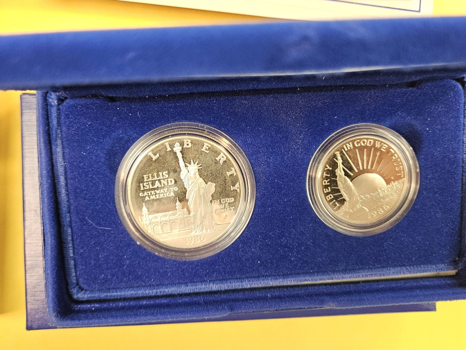 Two GEM Proof Deep Cameo 1986 Two-Coin Commemorative Sets - 3