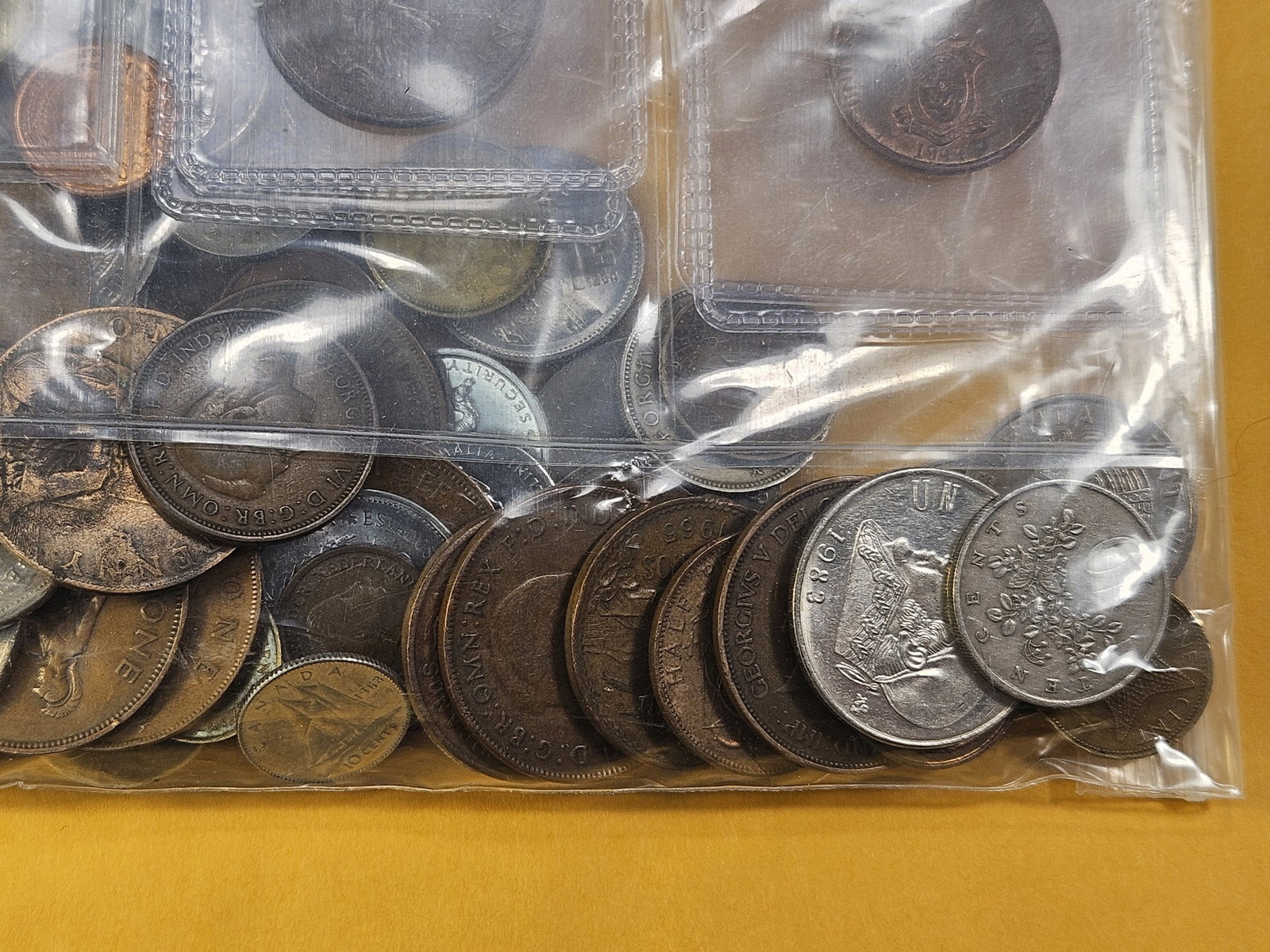 Over One and a Half Pounds of Mixed World Coins - 4
