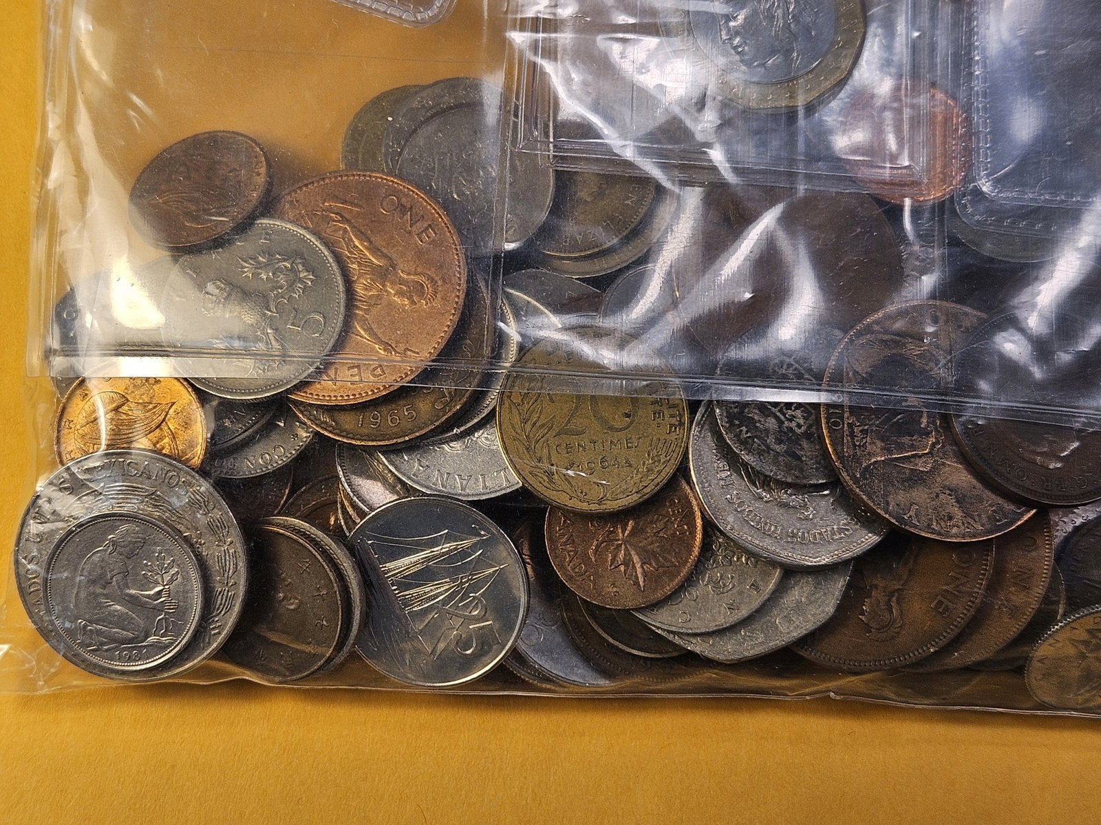 Over One and a Half Pounds of Mixed World Coins - 5