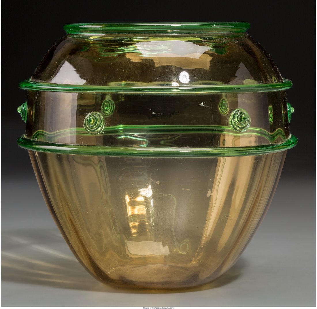 A Loetz-Style Blown Glass Vase, 20th century 6-7: A Loetz-Style Blown Glass Vase, 20th century6-7/8 inches high (17.5 cm)