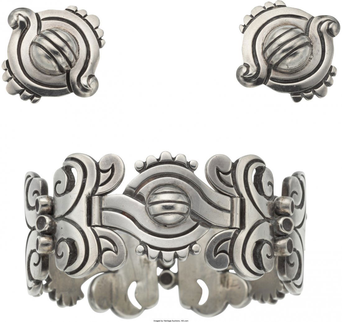 A Hector Aguilar Mexican Silver Bracelet and Ear (1 of 3)