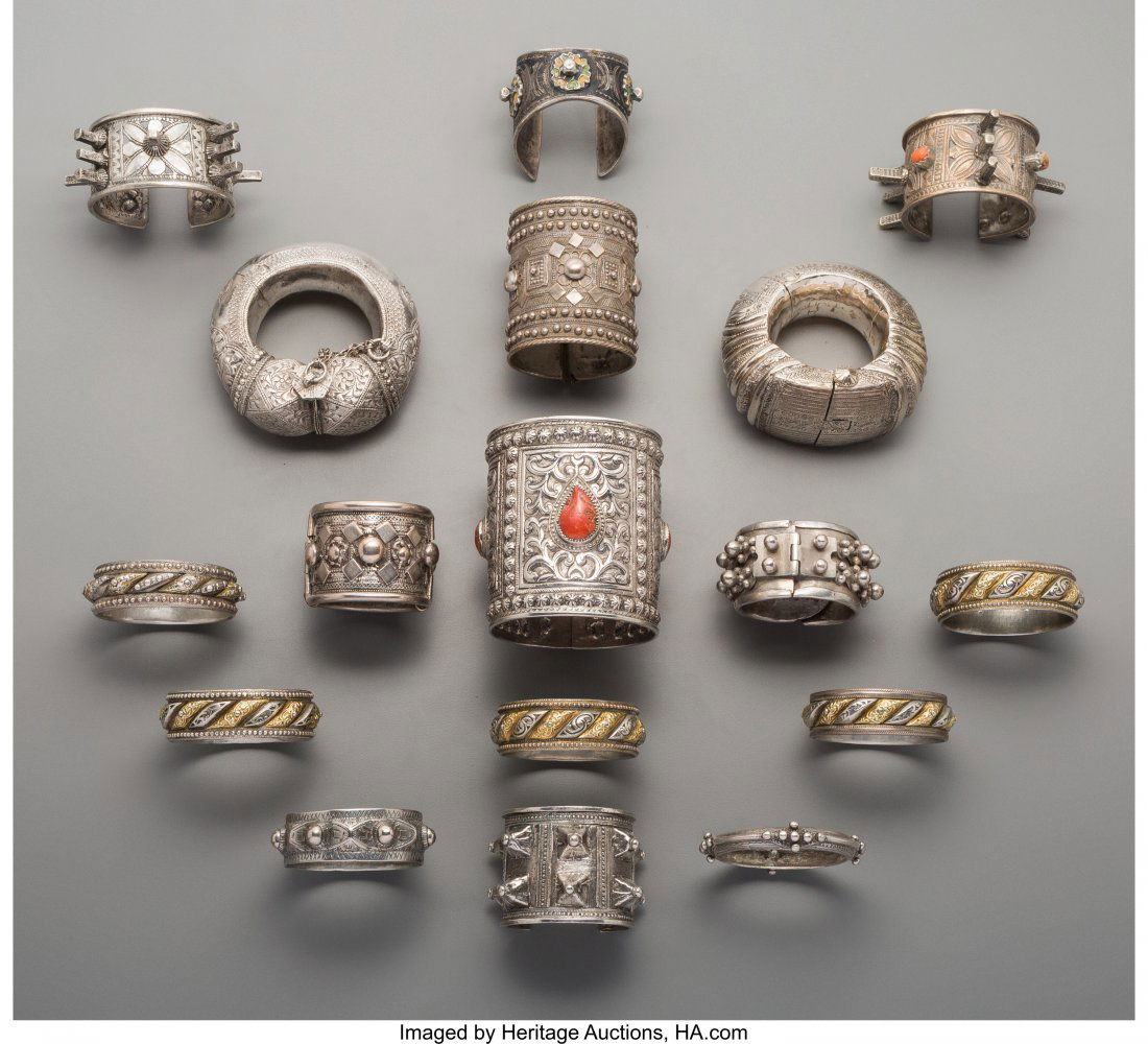 Seventeen Indian and Pakistani Bracelets    Larg (1 of 1)