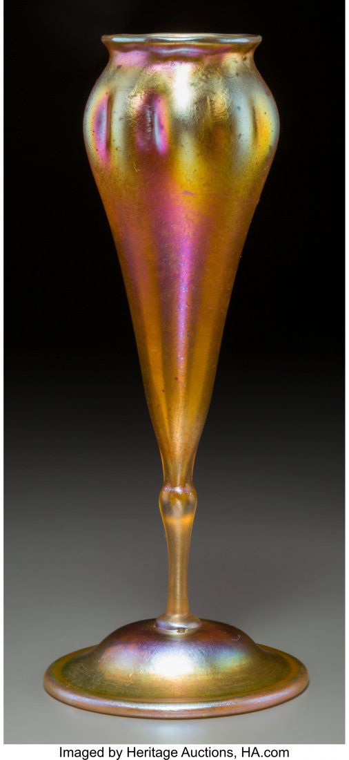 Tiffany Studios Gold Favrile Glass Floriform Vas (1 of 3)
