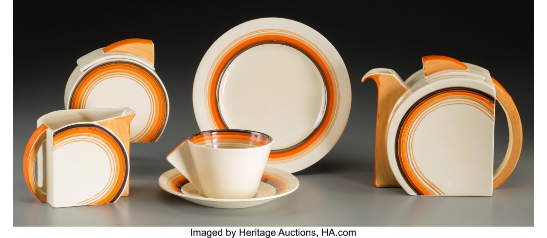 Fifteen-Piece Clarice Cliff Ceramic Bizarre Ware (1 of 2)