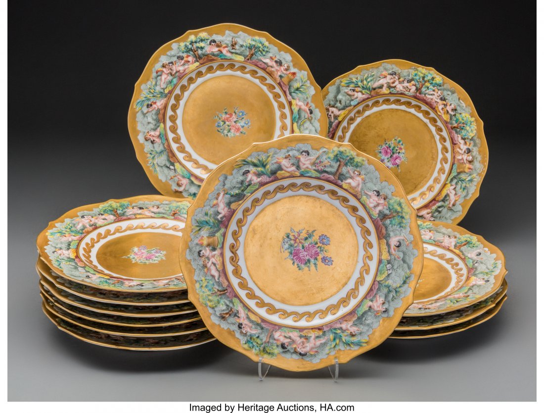 Twelve Capodimonte-Style Partial Gilt Porcelain: Twelve Capodimonte-Style Partial Gilt Porcelain Dinner PlatesMarks: (pseudo marks)10-1