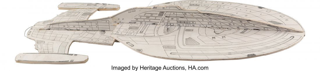 Star Trek: Voyager and Enterprise Screen Used Fo (1 of 3)
