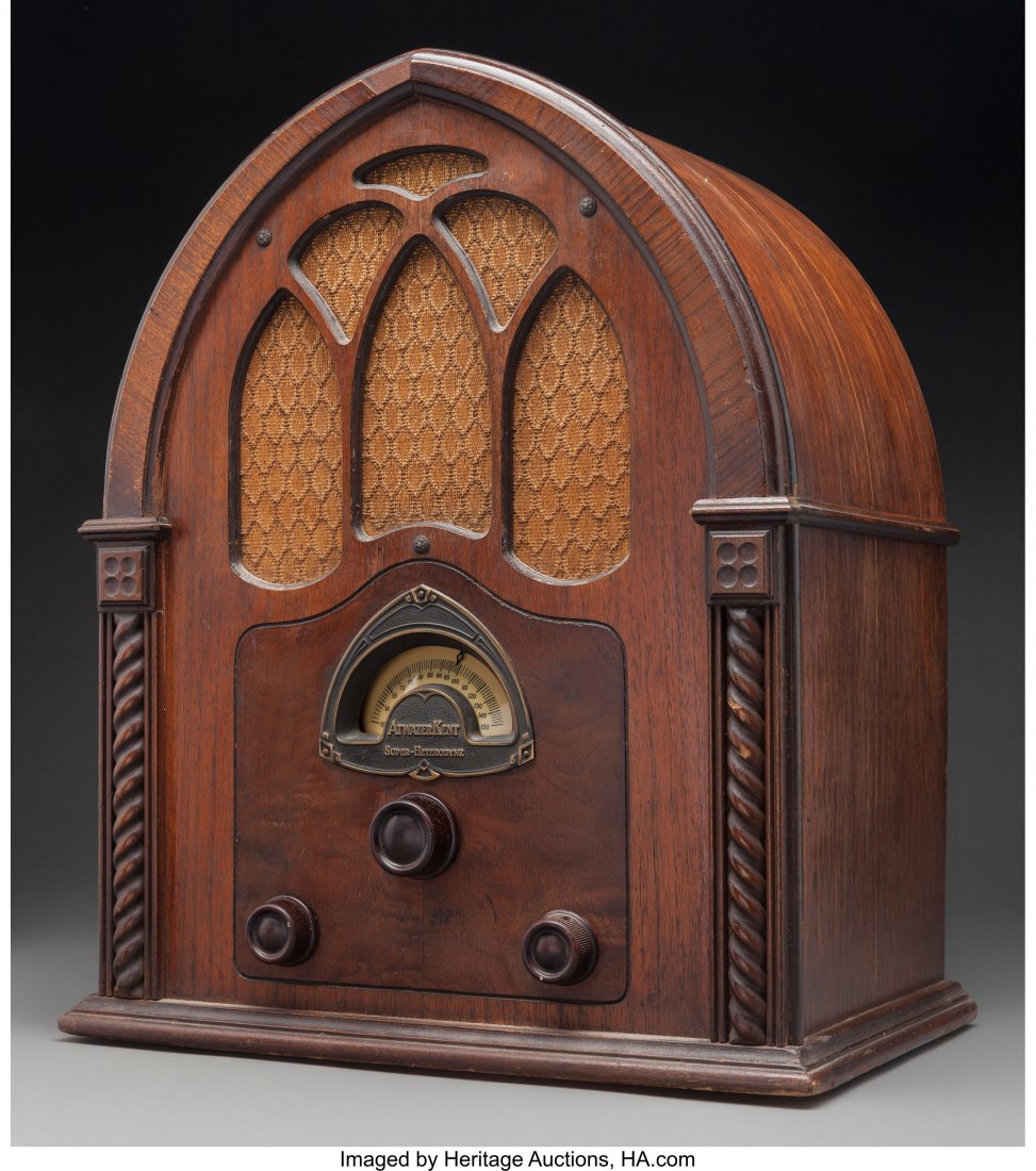 An Atwater Kent Super-Heterodyne Model 84 Cathed: An Atwater Kent Super-Heterodyne Model 84 Cathedral AM Radio, circa 1932 18-3/4 h x 15-7/8
