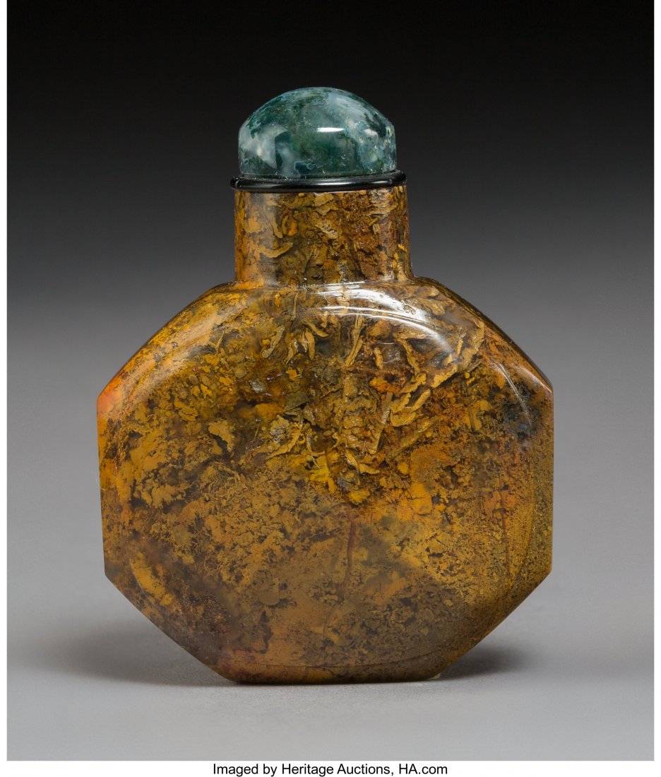 A Chinese Faceted Mottled Agate Snuff Bottle, Qi (1 of 2)