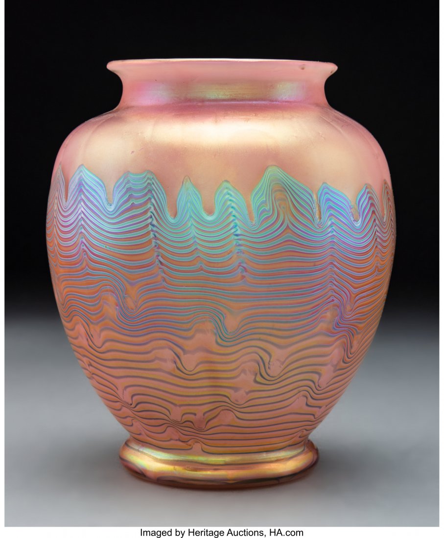 Loetz Ausführung 227 Glass Vase, circa 19: Loetz Ausführung 227 Glass Vase, circa 1925 Marks: CZECHO-SLOVAKIA 7 inches (17.8 cm) HID03101242017