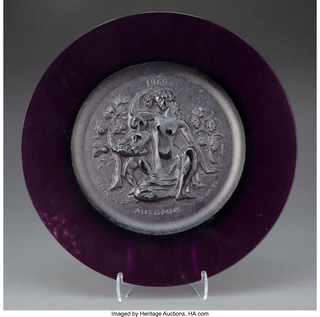 Daum Pâte de Verre Glass Automne Plate in: Daum Pâte de Verre Glass Automne Plate in Original Box, 1969 Marks: 1969, CORBIN SC, AUTOMNE, DAUM ED, 916/2000 10-1/2 inches (26.7 cm) The lot comes with original certificate of authenticity. H