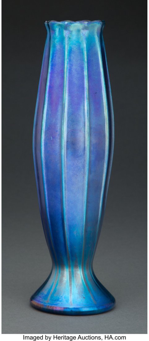 Tall Tiffany Studios Favrile Glass Vase, circa 1: Tall Tiffany Studios Favrile Glass Vase, circa 1915 Marks: Louis C. Tiffany - Favrile, 1092-4774N 11 inches (27.9 cm) HID03101062020 &NewLi