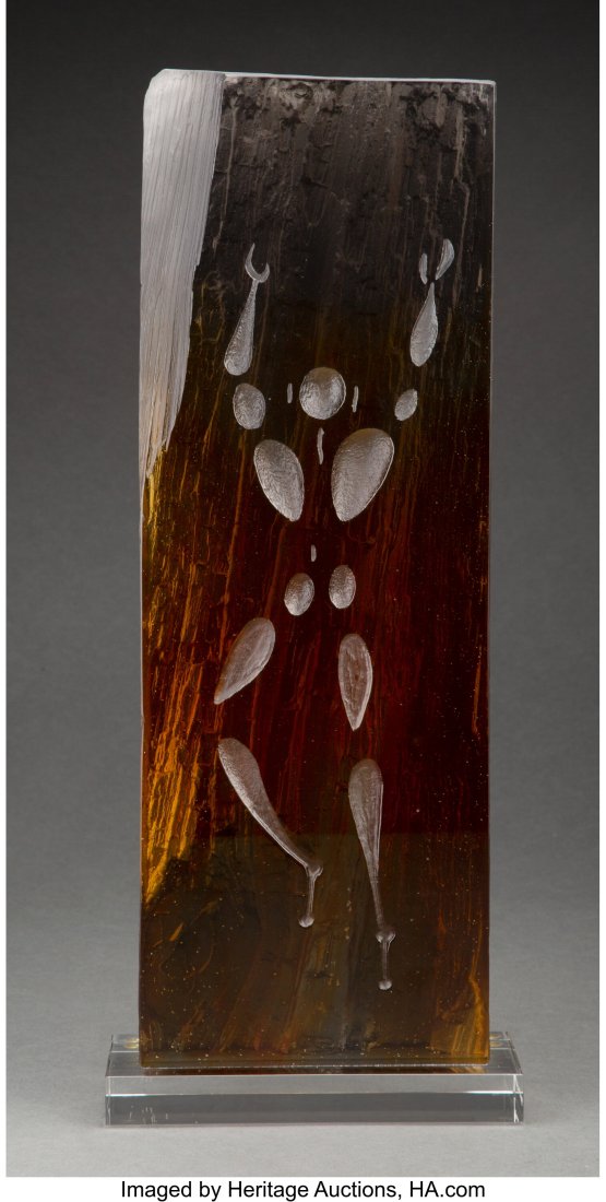 Limited Edition Daum Pâte de Verre Homme en Bla: Limited Edition Daum Pâte de Verre Homme en Blanc Sculpture by Jérôme Mesnager with Original Fitted Box, early 21st century Marks: mesnager, Daum France, 005