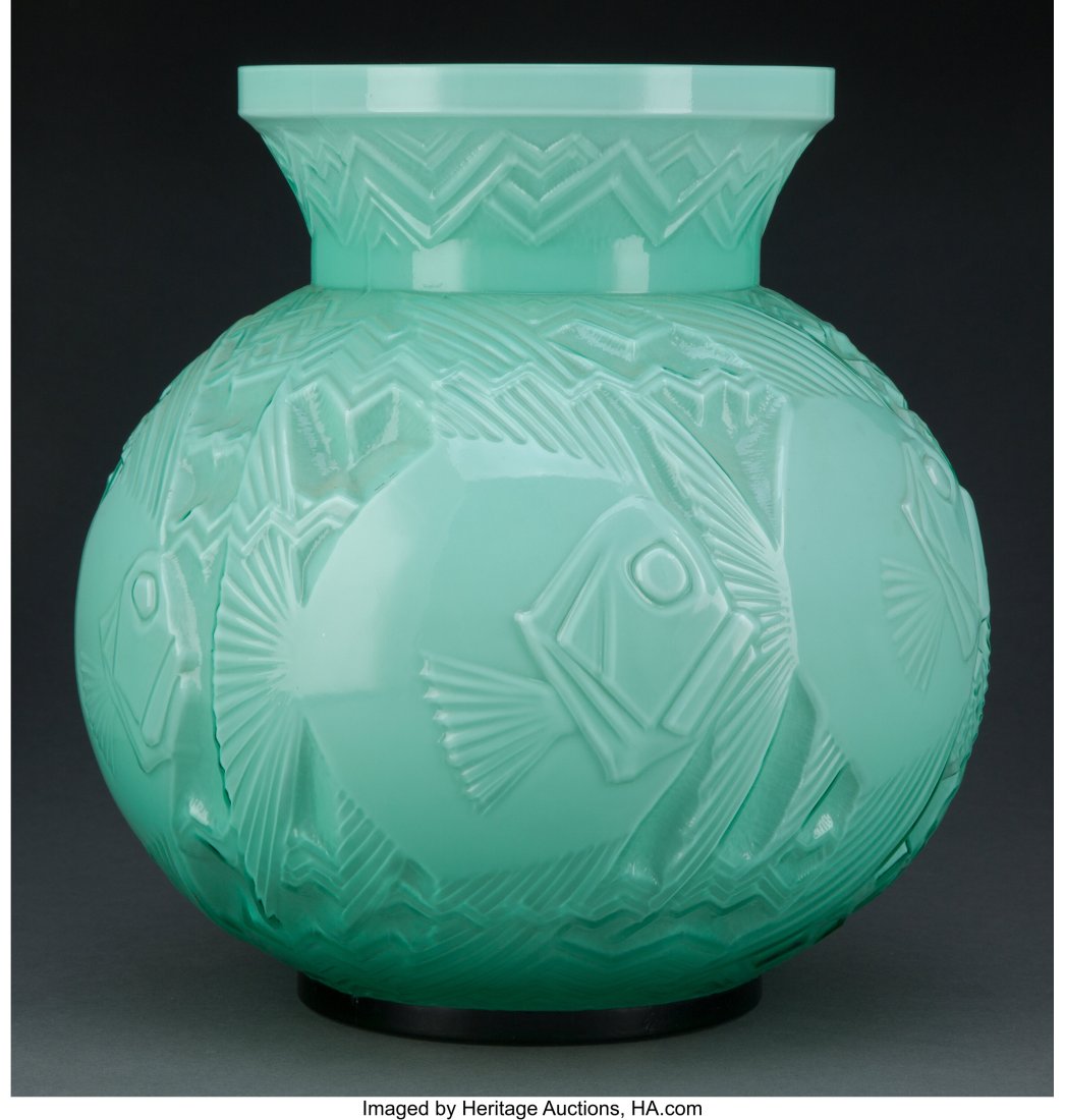 Pierre d'Avesn (French, 1901-1990) Aux Poissons,: Pierre d'Avesn (French, 1901-1990) Aux Poissons, circa 1926-1931 Glass 10-3/4 x 10-3/4 x 10-3/4 inches (27.3 x 27.3 x 27.3 cm Signed to unde