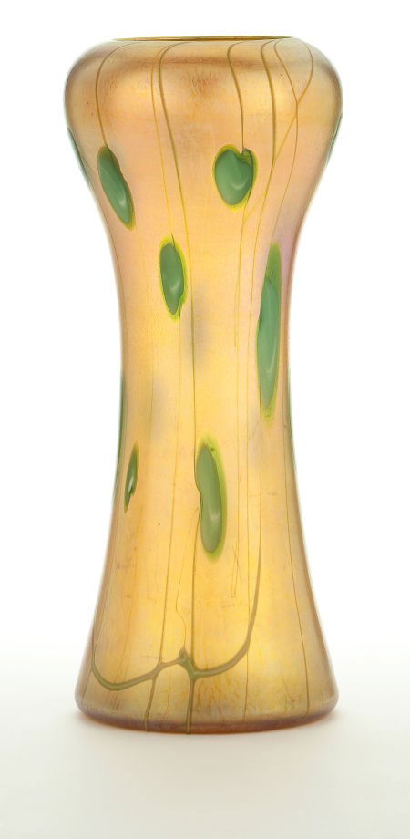 A TIFFANY STUDIOS FAVRILE GLASS VASE Tiffany St: A TIFFANY STUDIOS FAVRILE GLASS VASE Tiffany Studios, Corona, New York, circa 1900