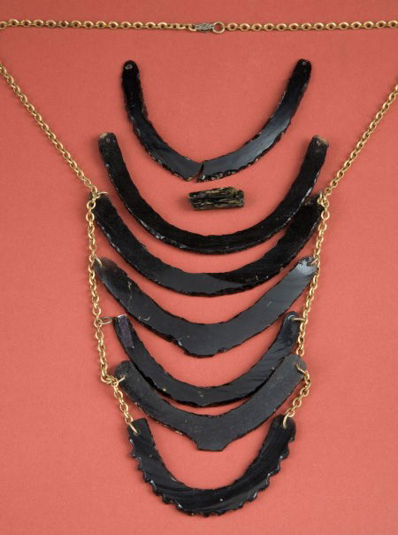 Mixtec or Aztec Obsidian Necklace: Mixtec or Aztec Obsidian Necklace Mixtec or AztecC. 1200-1400 ADObsidian3"