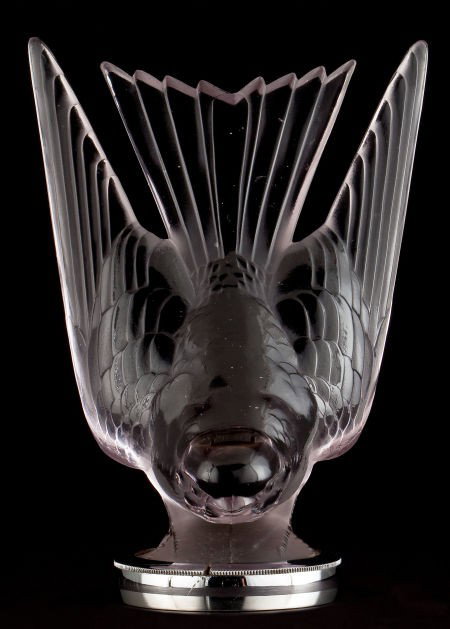 R. LALIQUE AMETHYST TINTED GLASS HIRONDELLES MAS: R. LALIQUE AMETHYST TINTED GLASS HIRONDELLES MASCOT WITH OR