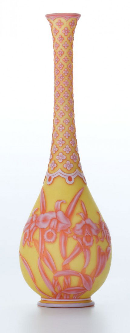 THOMAS WEBB GLASS VASE Yellow glass with pink,: THOMAS WEBB GLASS VASE Yellow glass with pink, white and red overlay, wheel-carved in