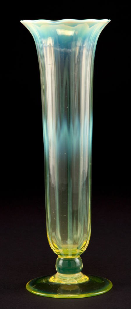 TIFFANY STUDIOS STYLE GLASS TRUMPET VASE Yellow: TIFFANY STUDIOS STYLE GLASS TRUMPET VASE Yellow Favrile glass fluted trumpet vase on