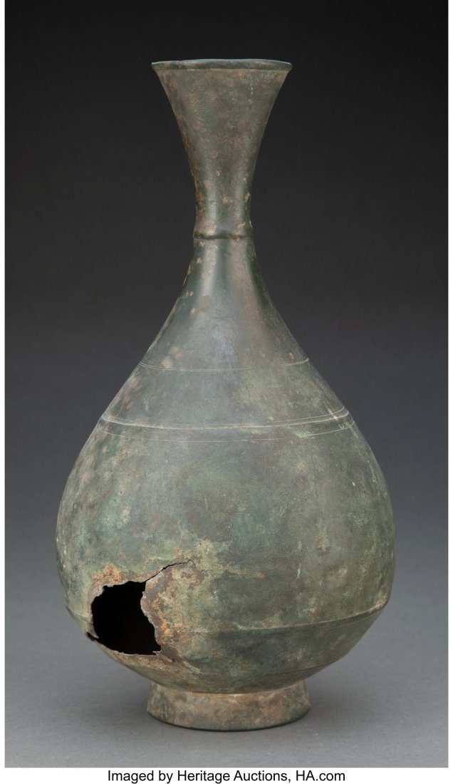 25363 A Korean Bronze Vase, Koryo Dynasty, 12th centur Dec 13, 2022