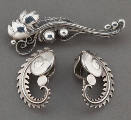 A PAIR OF GEORG JENSEN SILVER EARRINGS AND BROOC: A PAIR OF GEORG JENSEN SILVER EARRINGS AND BROOCH Georg Jensen, Inc., Copenhagen, Den