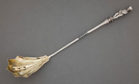 A CASED AMERICAN COIN SILVER AND SILVER GILT FIG: A CASED AMERICAN COIN SILVER AND SILVER GILT FIGURAL VEGETABLE SERVER Maker unknown,