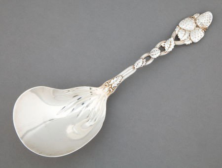 A TIFFANY & CO. SILVER CASSEROLE SPOON Tiffany : A TIFFANY & CO. SILVER CASSEROLE SPOON Tiffany & Co., New York, New York, circa 187