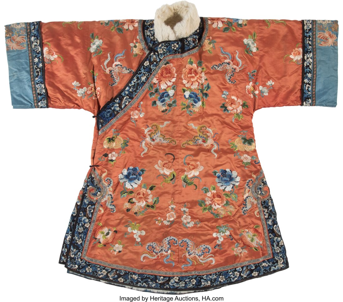 A Chinese Embroidered Silk Women's Winter Robe 4 (1 of 2)