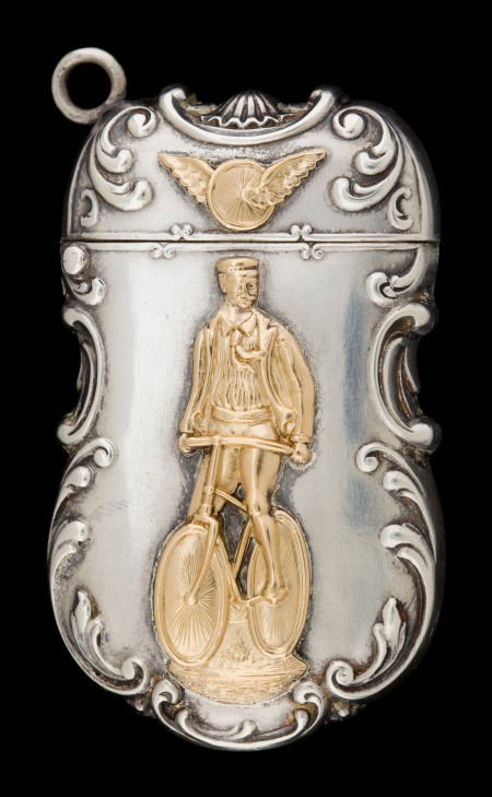 AN AMERICAN SILVER, GOLD AND SILVER GILT MATCH S: AN AMERICAN SILVER, GOLD AND SILVER GILT MATCH SAFE Maker unknown, American, circa 18