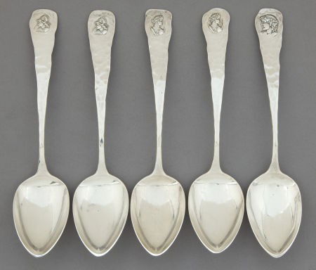 FIVE DUHME SILVER MEDALLION PATTERN PLACE SPOONS: FIVE DUHME SILVER MEDALLION PATTERN PLACE SPOONS 