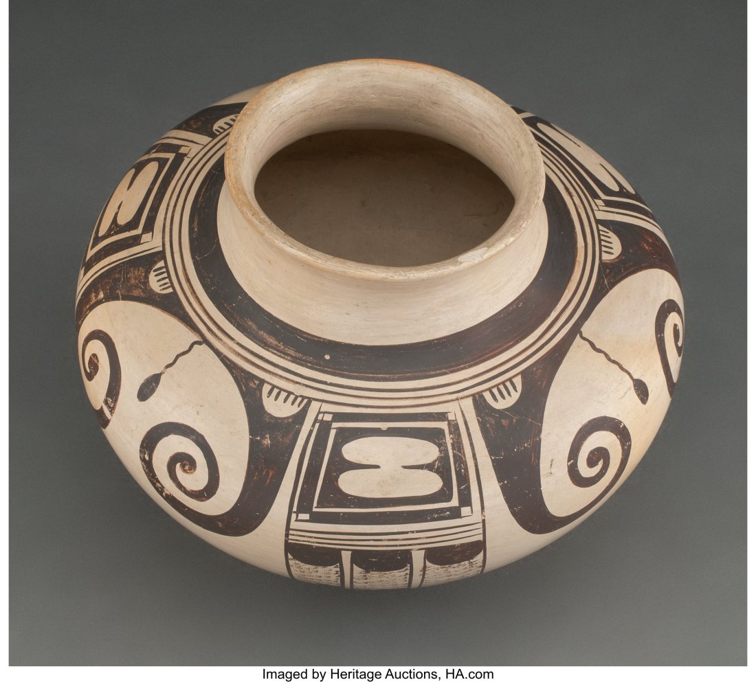 A Hopi Black-on-Cream Seed Jar Nampeyo and Fan: A Hopi Black-on-Cream Seed Jar Nampeyo and Fannie Nampeyo c. 1935 clay, paint, signed Nampeyo, Fannie Diameter: 7 &frac14; inches HID03101062020 © 2022 Her