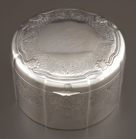 A SWEDISH SILVER AND SILVER GILT BISCUIT BOX Ma: A SWEDISH SILVER AND SILVER GILT BISCUIT BOX Maker unknown, Sweden, circa 1880 Mar