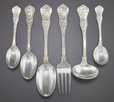 A FOURTEEN PIECE TIFFANY & CO. SILVER OLYMPIAN P: A FOURTEEN PIECE TIFFANY & CO. SILVER OLYMPIAN PATTERN FLAT