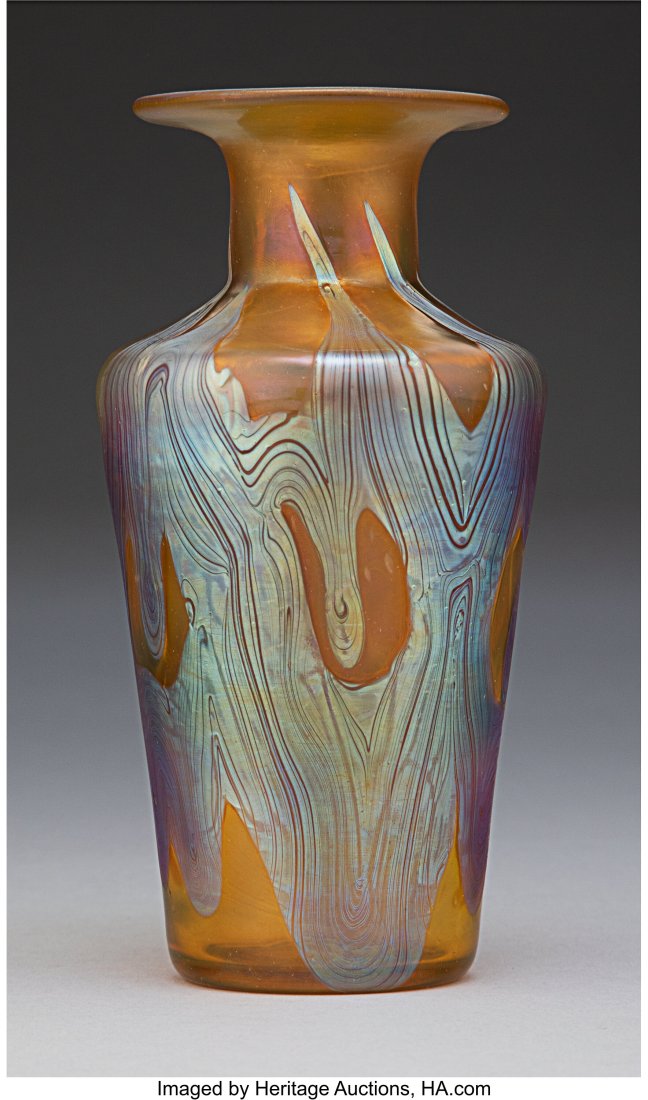 Loetz Phaenomen (Gre 7773) Glass Vase, circa 189: Loetz Phaenomen (Gre 7773) Glass Vase, circa 1899 Marks: Loetz Austria 6 inches (15.2 cm) HID03101062020 © 2024 Heritage Auctions | All Rights Reserved
