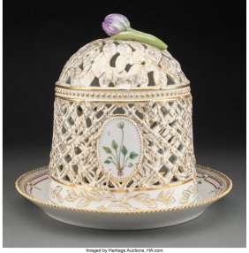 61054&colon; A Two-Piece Royal Copenhagen Flora Danica Patter